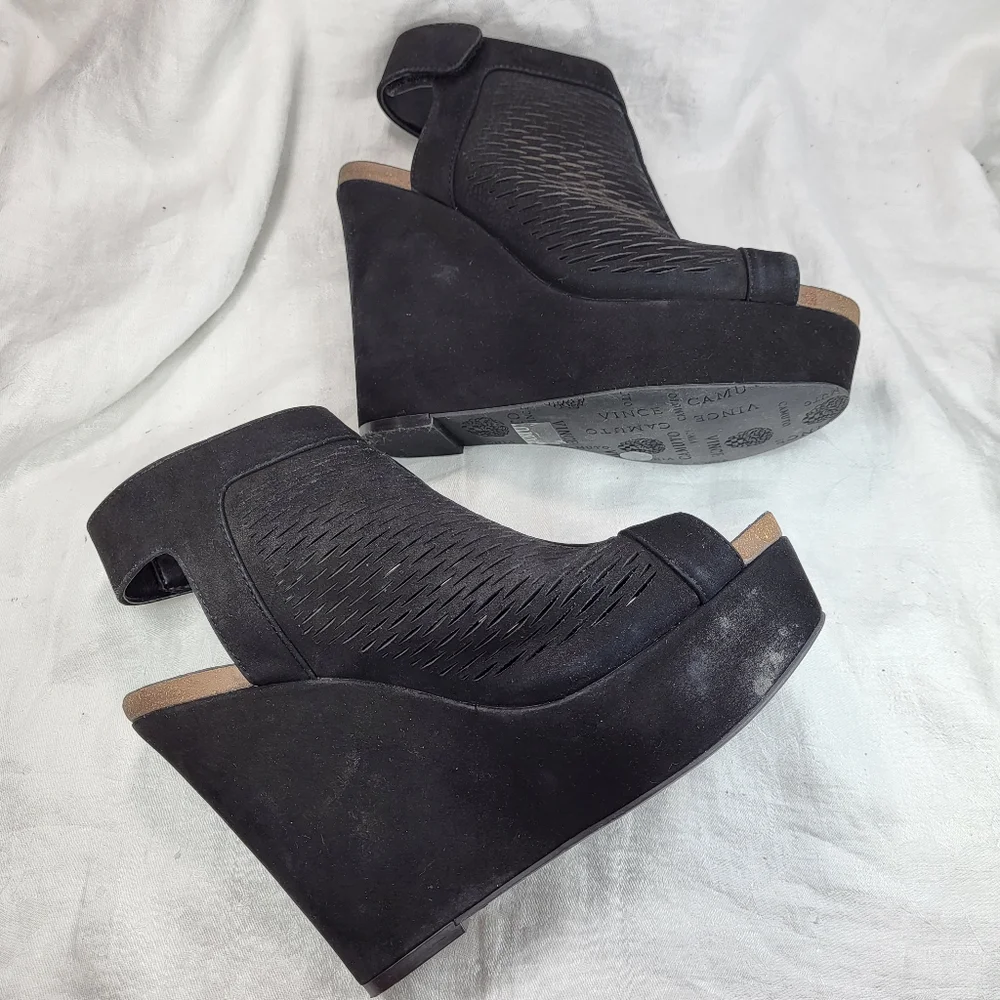 Vince Camuto Kyrene Black Leather SANDALS Womens Size 6.5M Wedge Heels Platform